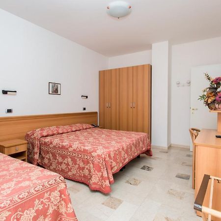 Hotel Residence Des Bains Чезенатико Екстериор снимка