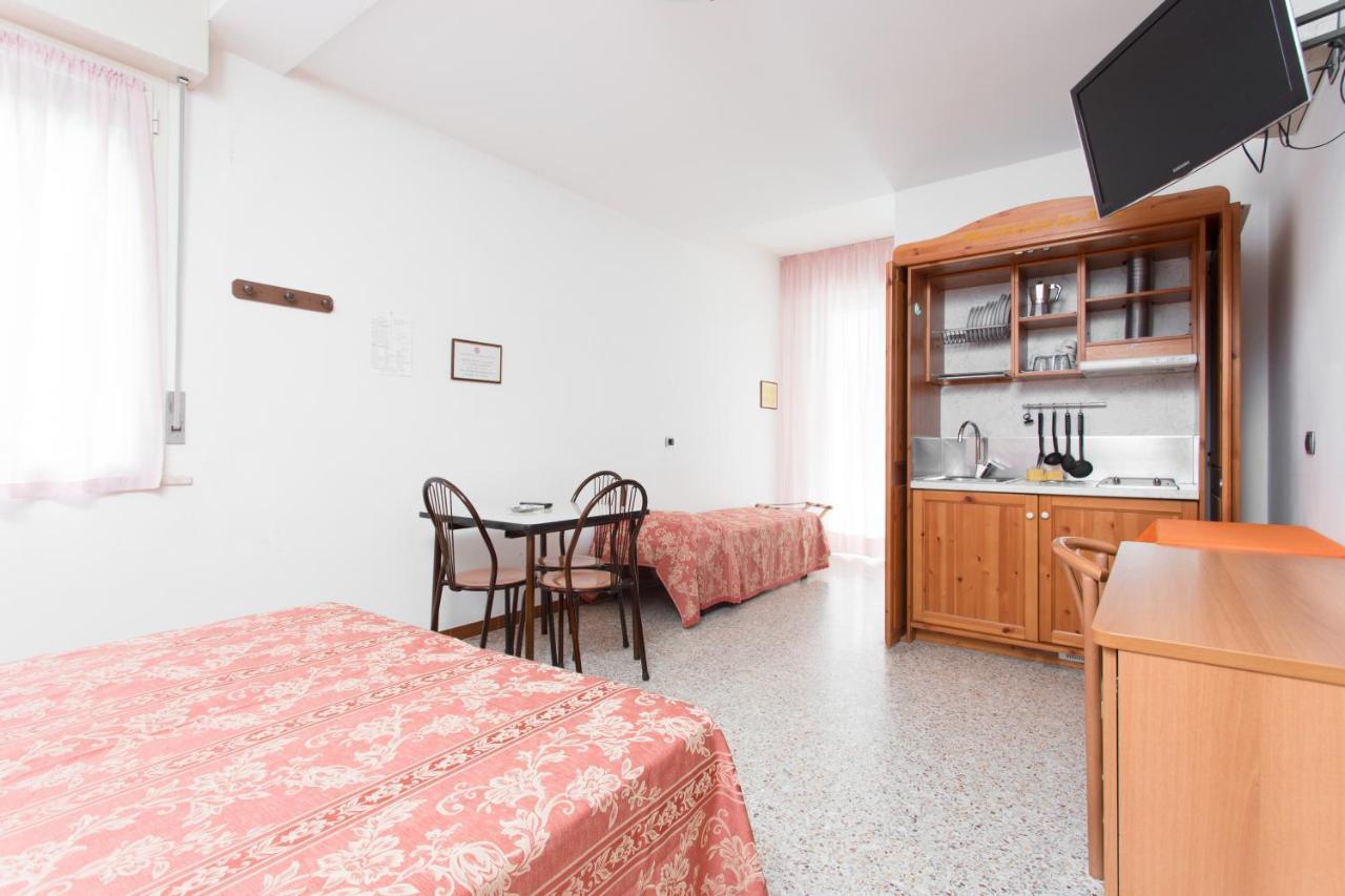 Hotel Residence Des Bains Чезенатико Екстериор снимка