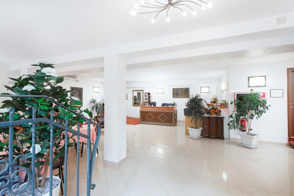Hotel Residence Des Bains Чезенатико Екстериор снимка