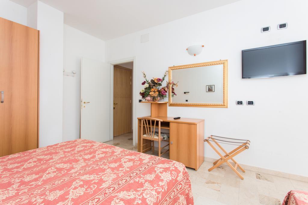 Hotel Residence Des Bains Чезенатико Екстериор снимка